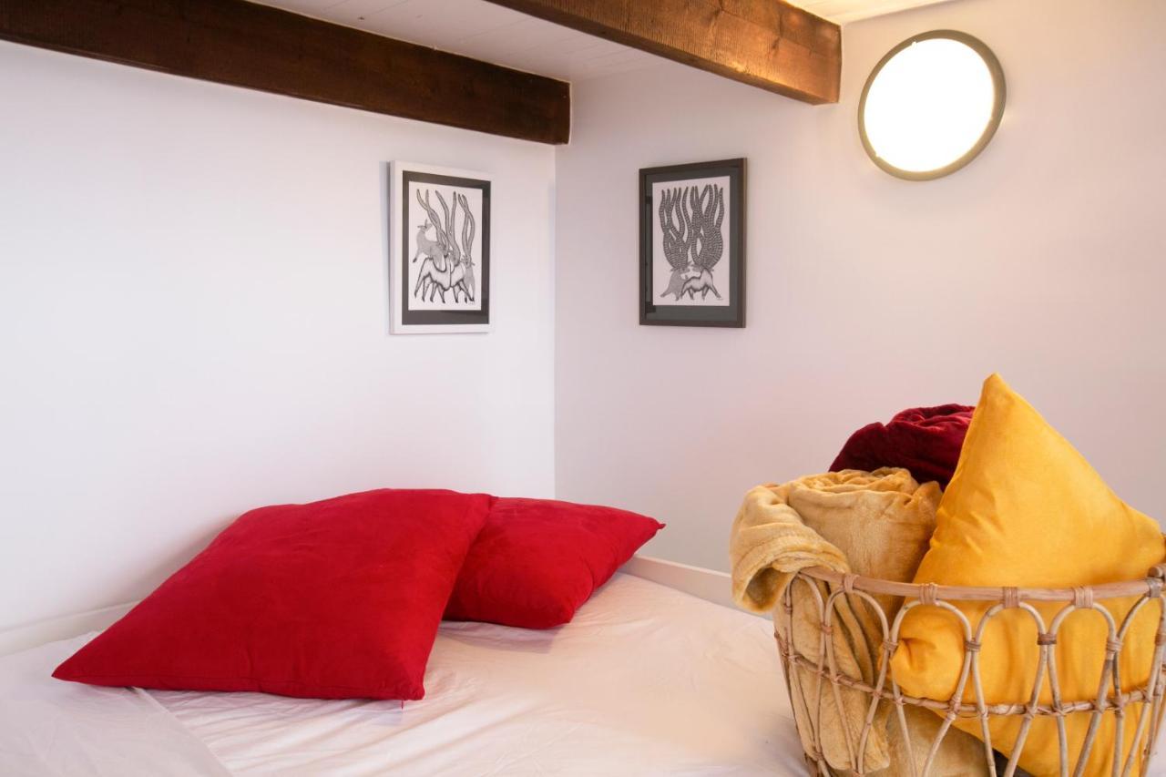 Authentic Apartment In Center Of Parisian Marais المظهر الخارجي الصورة