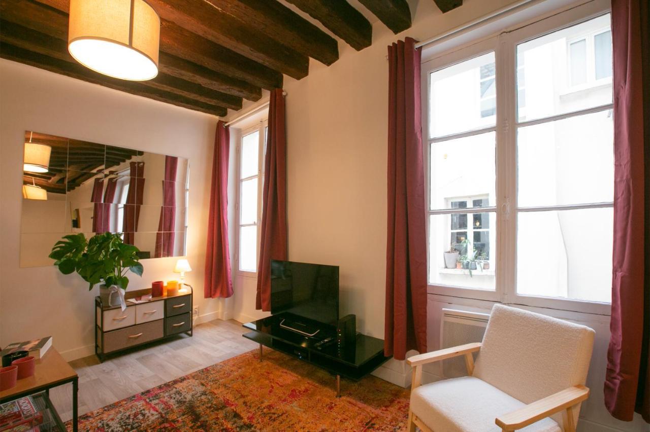 Authentic Apartment In Center Of Parisian Marais المظهر الخارجي الصورة